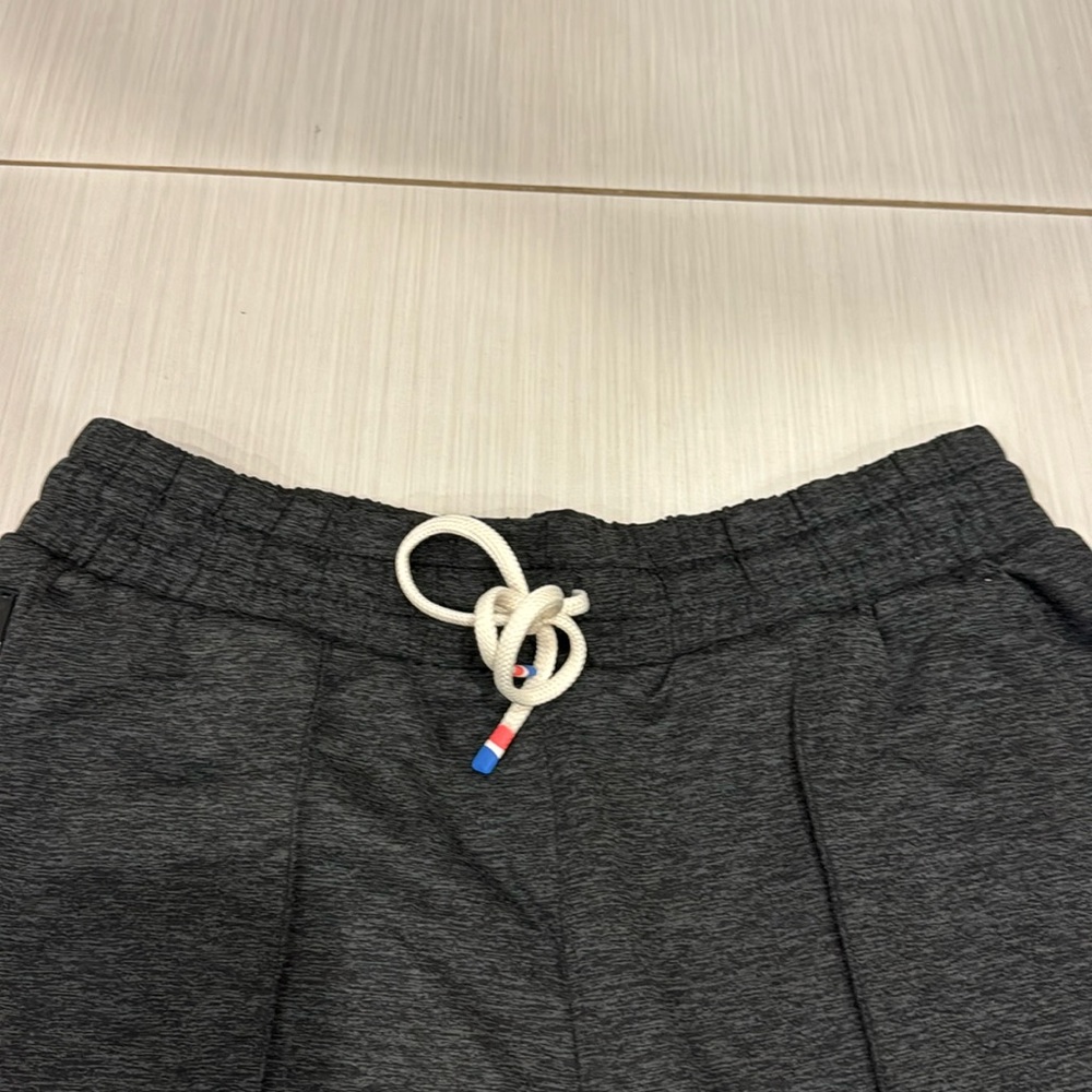 Fourlaps NWT Stratus Short Black Heather with drawstring, very soft. Dark Grey. - Picture 4 of 11